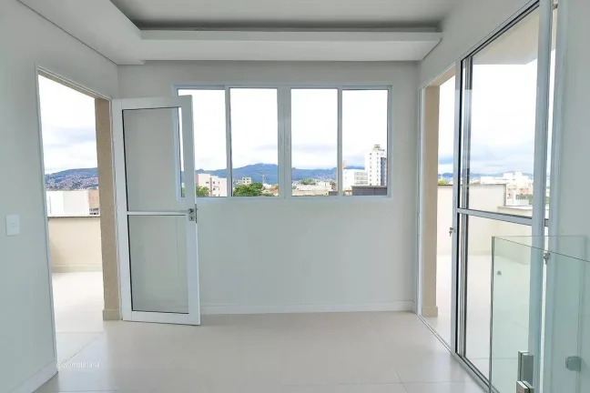 Imagem Incrível cobertura à venda no bairro Santa Inês, em Belo Horizonte. Com uma área privativa de 14...