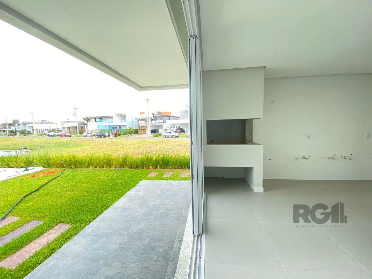 Imagem Casa em condomínio com 3 dormitórios, sendo todos suítes em Torres