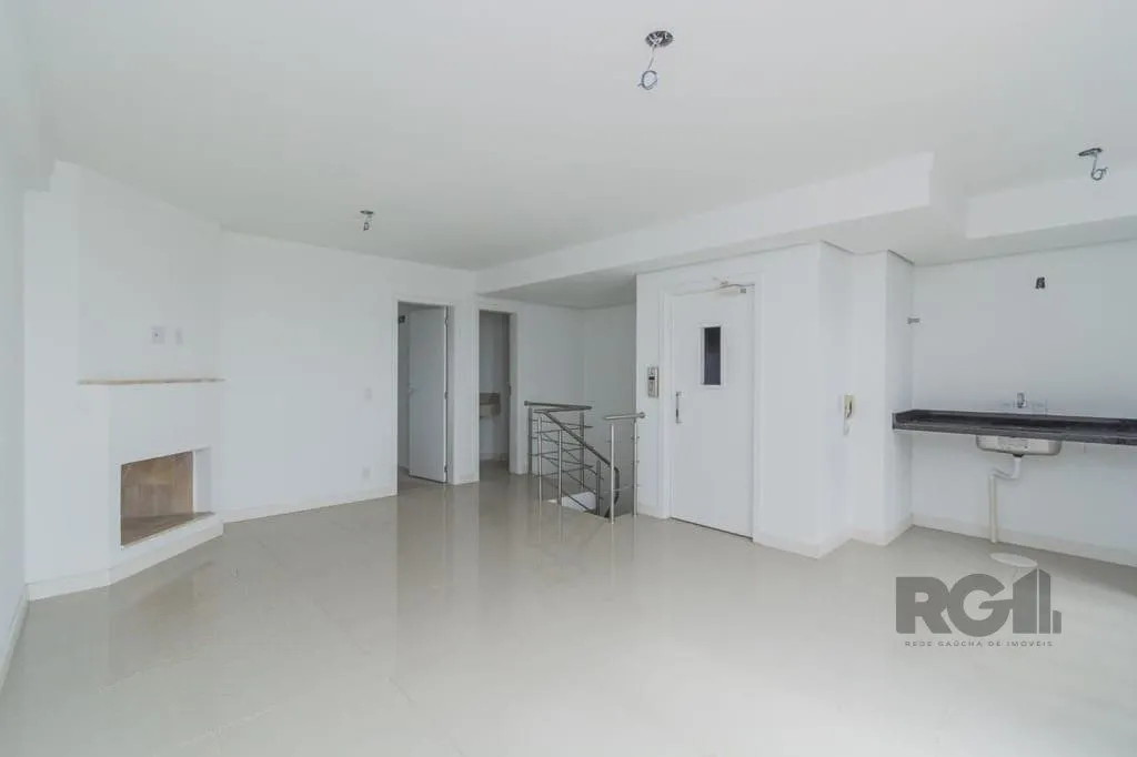 Imagem Excelente casa em condomínio de 251m² com 3 suítes e elevador!