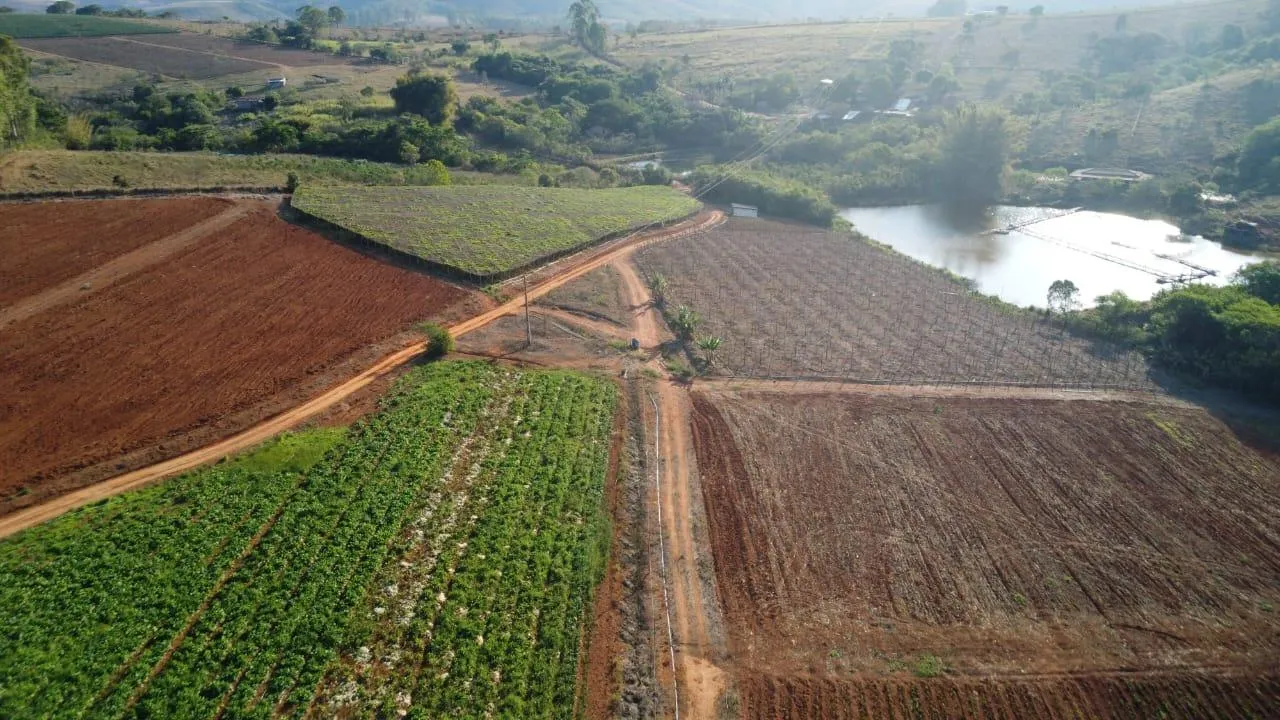Imagem Vendo uma linda fazendinha em Passatempo/MG, com 30 hectares de terra .