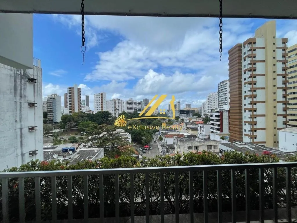 Imagem Apartamento 4 quartos, 2 suítes com varanda, living espaçoso 170m2, perto do Shopping Barra. 2 vagas. Prédio com piscina, salão de festas, vaga de vis