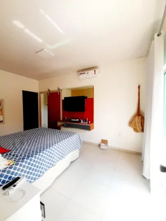 Imagem Casa em Condomínio de Luxo à Venda em Belém-PA, Bairro Mangueirão: 2 Quartos, 2 Suítes, 2 Salas, 3 Banheiros, 1 Vaga, 140 m²
