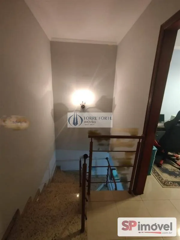 Imagem Sobrado com 3 dormitorios 2 vagas , Sacada no Jardim Robru.