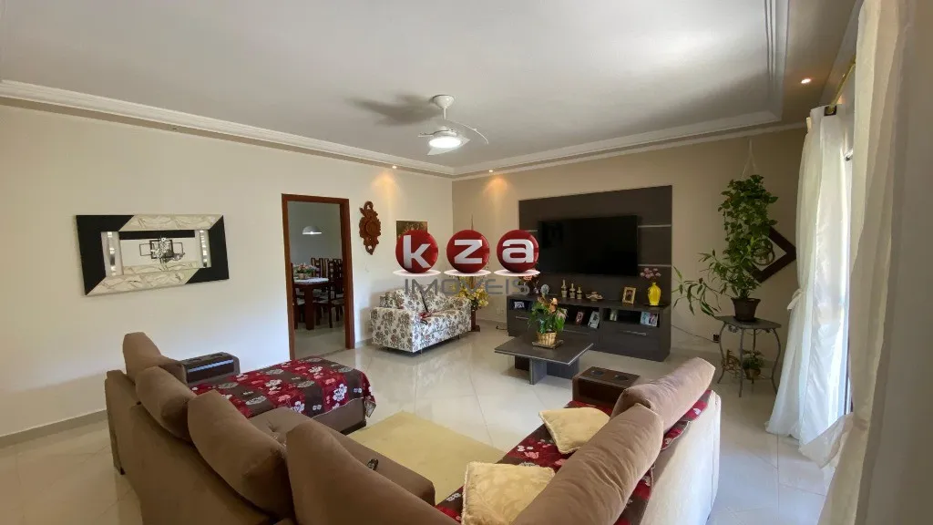 Imagem Chácara à venda em Valinhos-SP, Chácaras Alpina: 3 quartos, 1 suíte, 2 salas, 3 banheiros, 3 vagas, 300 m².