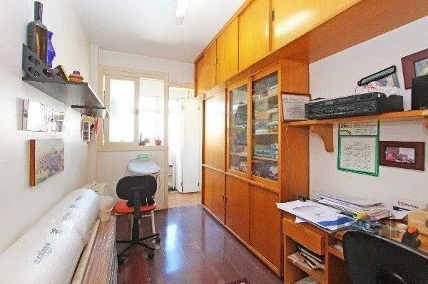 Imagem Vende-se bela cobertura 3 quartos com suíte, 2 vagas, dependencia completa em prédio com elevador - 220m² - Floresta