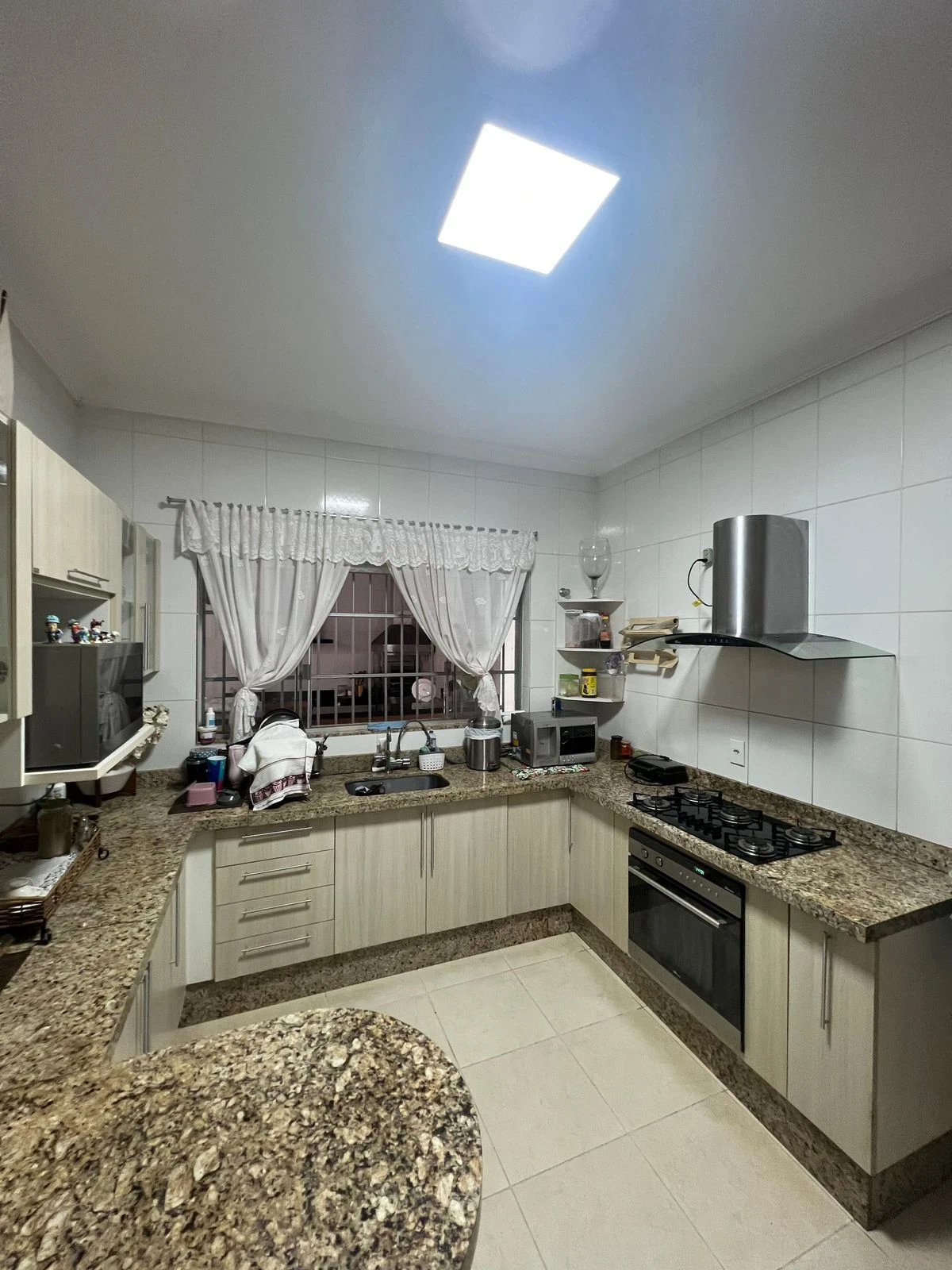 Imagem Sobrado com 4 Quartos à Venda, 200 m² em Jardim Atlântico - Goiânia