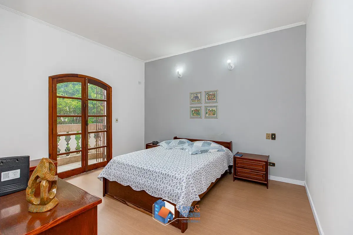 Imagem Sobrado para venda em Jardim Kioto com 7 quartos, sendo 2 suítes, 364m²