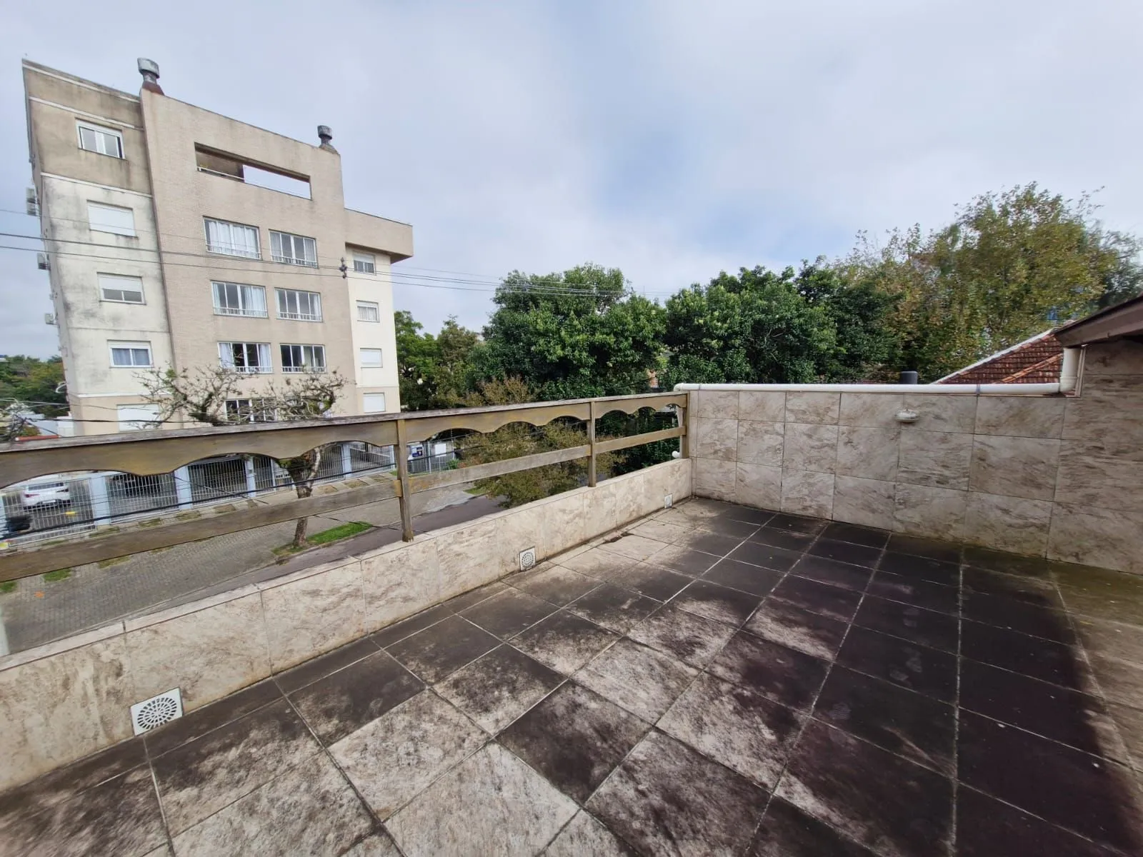 Imagem Casa de 3 dormitórios com piscina no bairro Teresópolis.