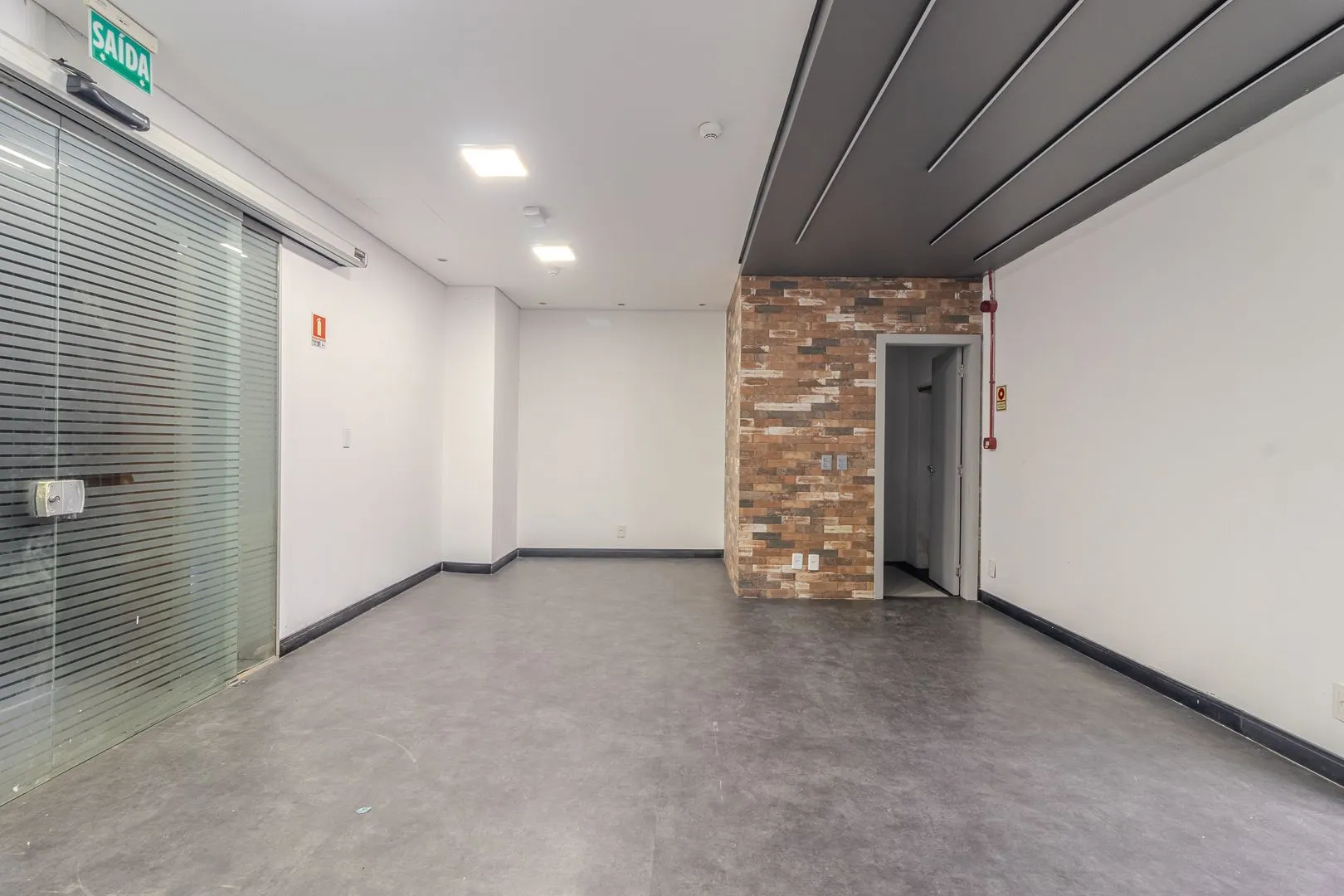 Imagem PRÉDIO COMERCIAL - COMPOSTO DE TÉRREO + 3 PAVIMENTOS