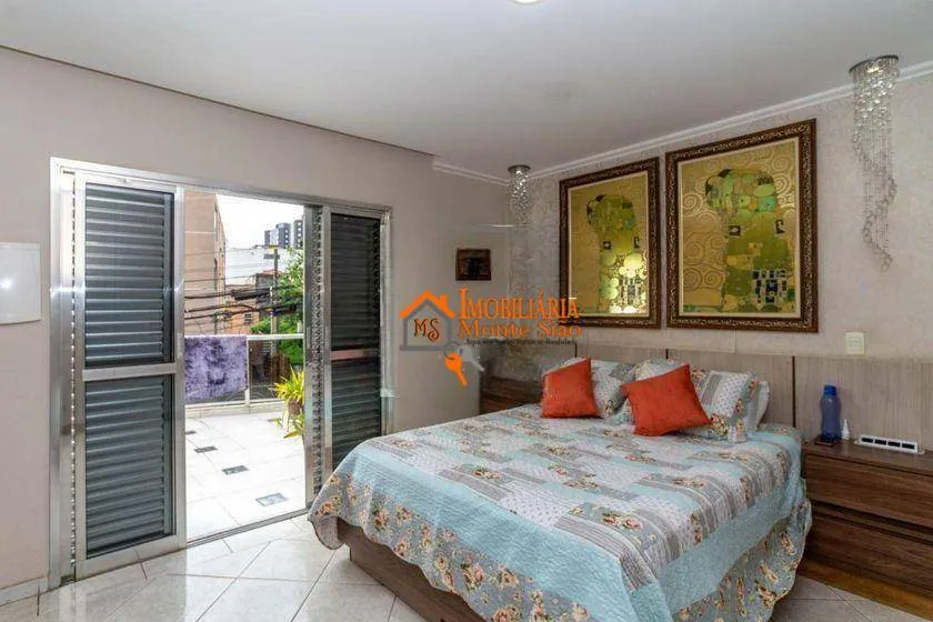 Imagem Sobrado com 3 dormitórios à venda, 200 m² por R$ 1.100.000,00 - Cocaia - Guarulhos/SP