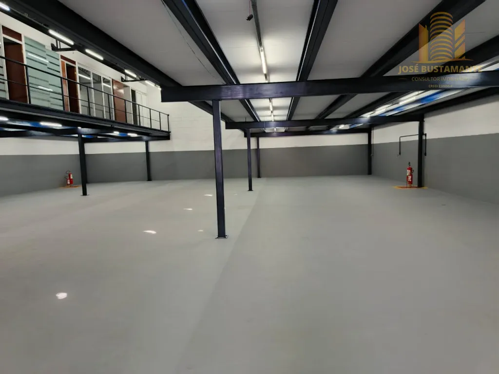 Imagem Galpão Comercial 1470m² com 20 Vagas na Vila Santo Estéfano