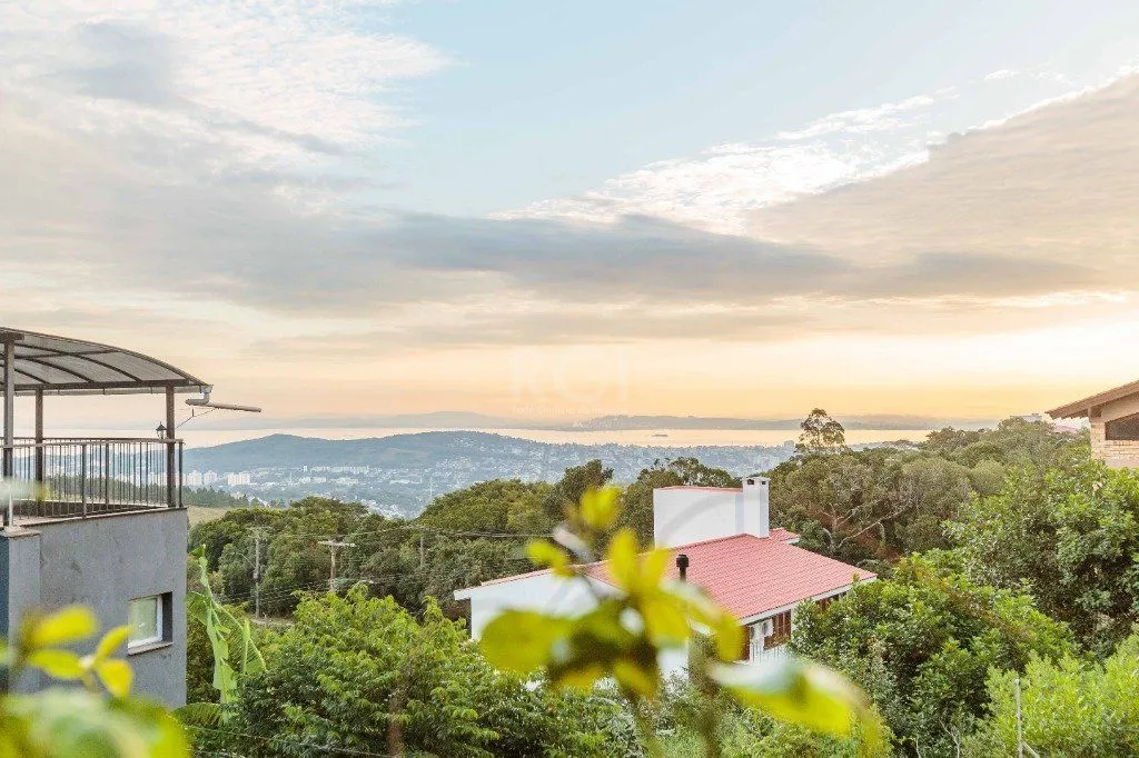Imagem Casa de 498m², bairro Teresópolis
