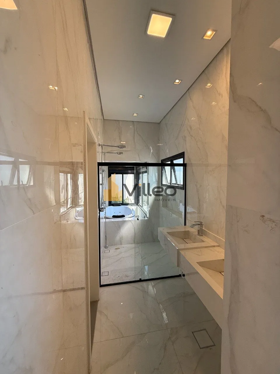 Imagem Descubra o privilégio de viver com elegância, conforto e segurança em uma das mais renomadas loca...