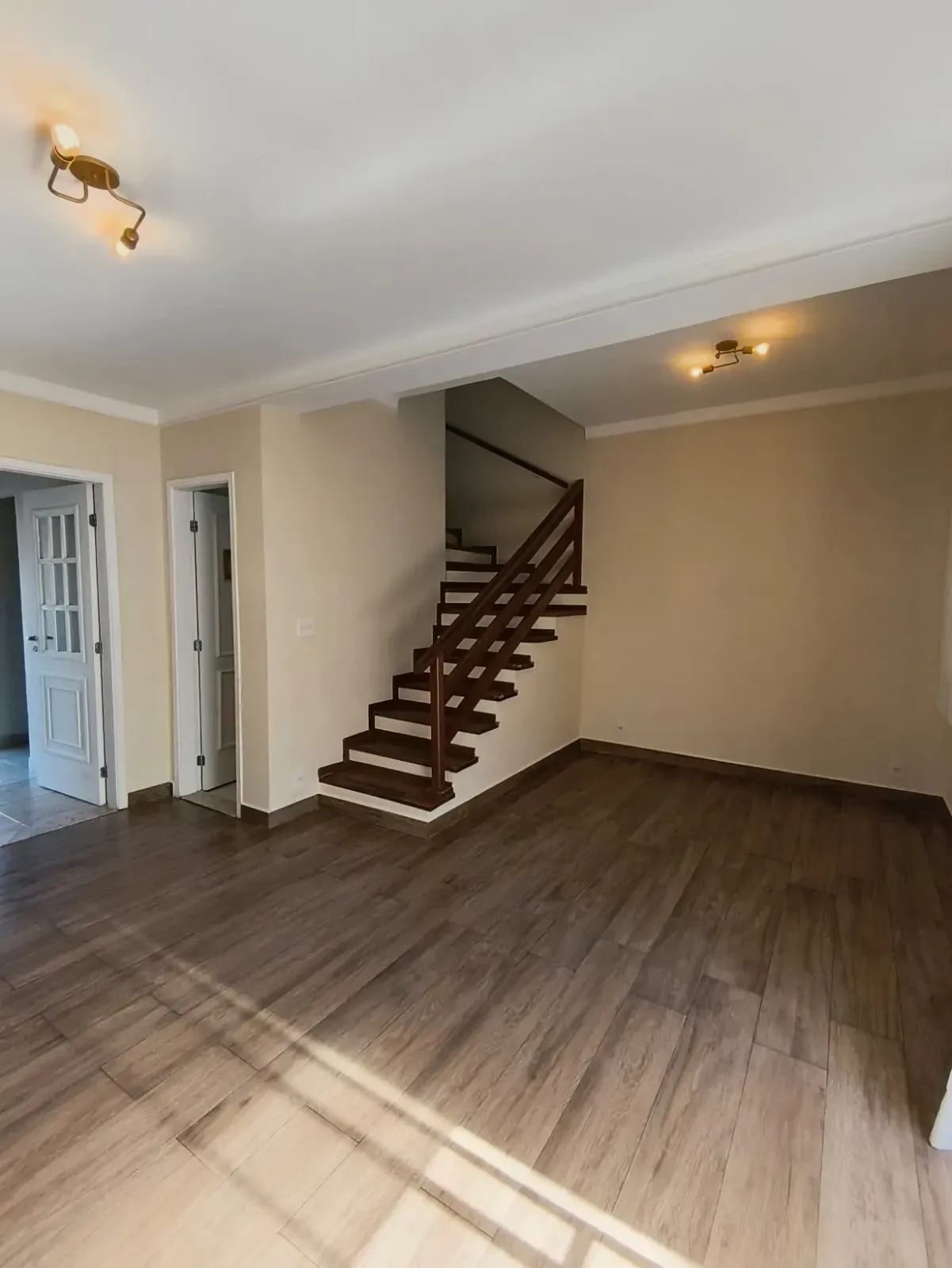 Foto do imóvel Casa de Condomínio com 4 Quartos para Alugar, 120 m² em Jardim Shangai - Jundiaí