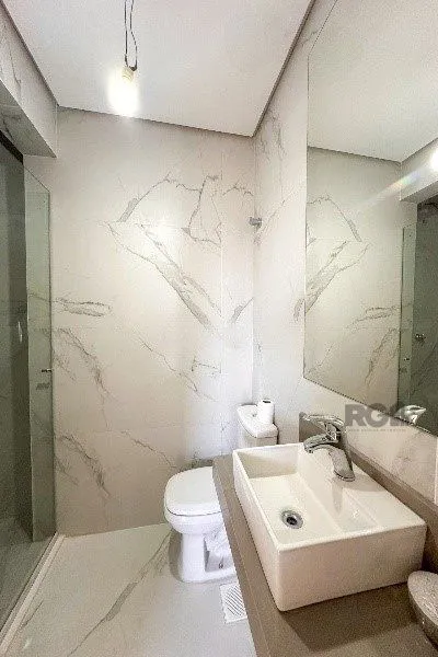 Imagem Vende-se apartaento 2 quartos com suíte e vaga coberta em região privilegiada - 72m² - Mont'Serrat