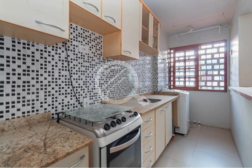 Imagem Descubra a comodidade e o conforto de viver no coração de Porto Alegre! Este apartamento desocupad...