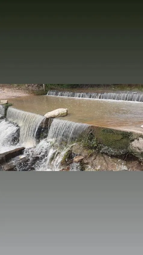 Imagem Vende-se um lindíssimo sítio localizado em Esmeraldas, MG . com 6 hectares (60.000 m²)