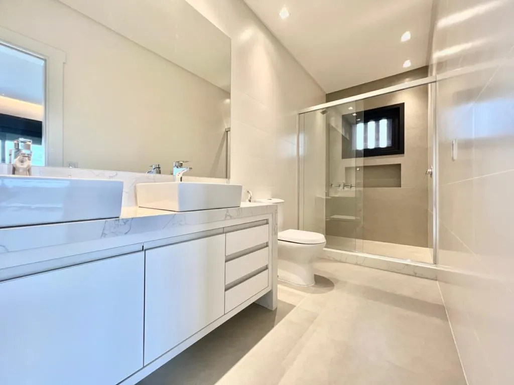 Imagem Casa em Condominio 5 Dormitórios - Bairro --