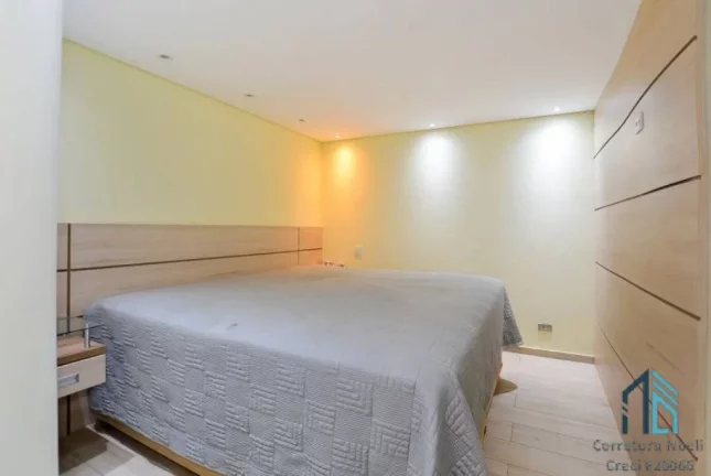 Imagem Casa com edícula a venda, 03 quartos c/suíte, no Portão em Curitiba PR