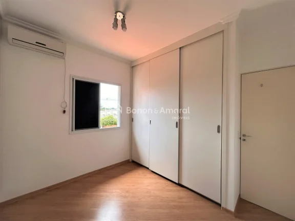 Imagem Casa muito bem distribuída em condomínio fechado, situada em uma das regiões mais valorizadas de ...
