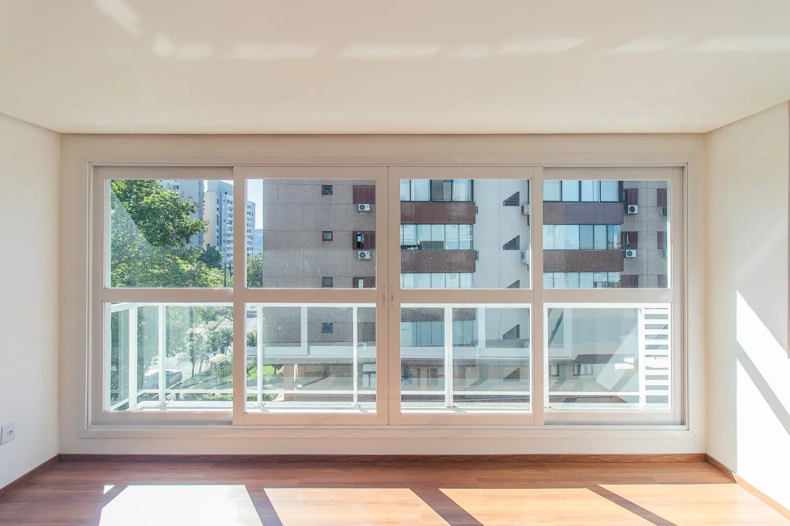 Imagem APARTAMENTO NOVO, NUNCA HABITADO NO JARDIM BOTANICO - ABAIXO DO MERCADO!