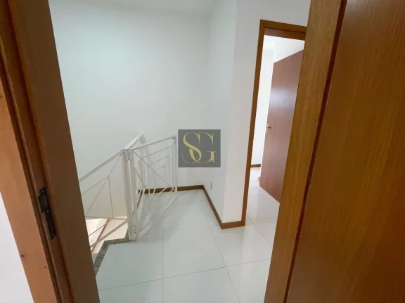 Imagem Casa para Venda em Teresópolis, Vargem Grande, 4 dormitórios, 1 suíte, 2 banheiros, 2 vagas