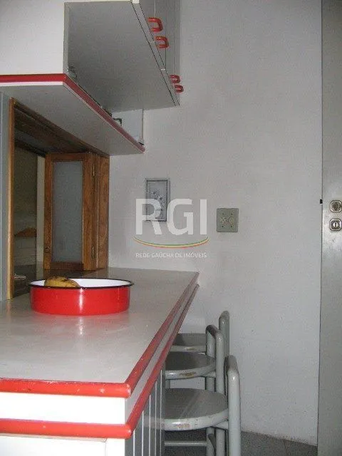 Imagem Casa para Venda - 260m², 3 dormitórios, sendo 1 suites, 7 vagas - Nonoai