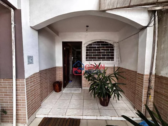 Imagem Casa com 3 dormitórios à venda no Pinheirinho