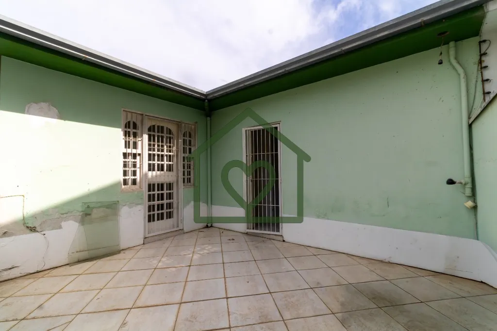 Imagem Para você que busca uma excelente localização para moradia ou montar seu próprio negócio, conhe...