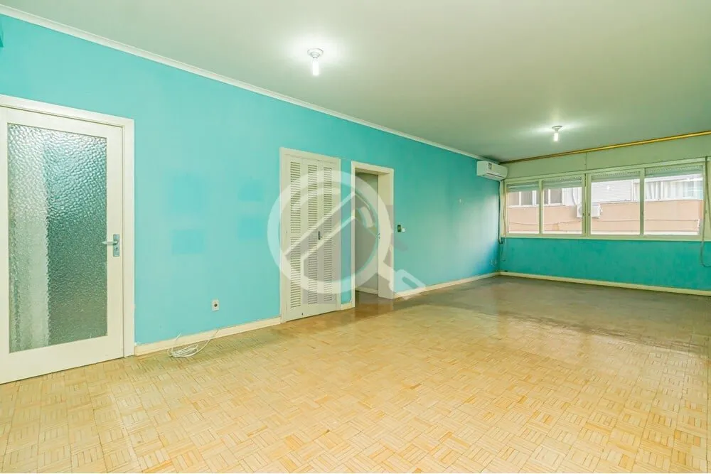 Imagem Imagine-se vivendo no coração de Porto Alegre, em um apartamento que une localização privilegiad...