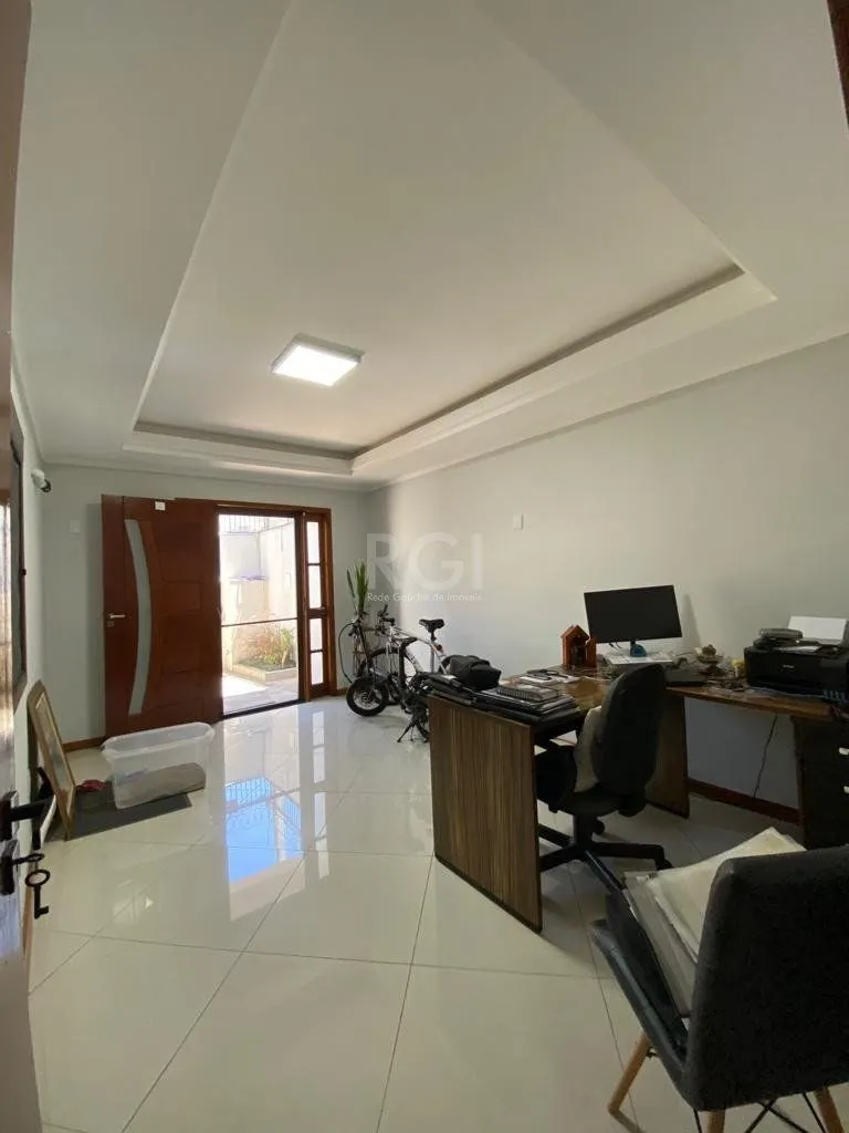 Imagem casa - 4 dormitórios - 3 vagas - 170 m² - Menino Deus