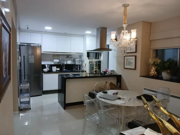 Imagem Apartamento amplo e bem localizado com três quartos varanda a venda no Caminho das Árvores