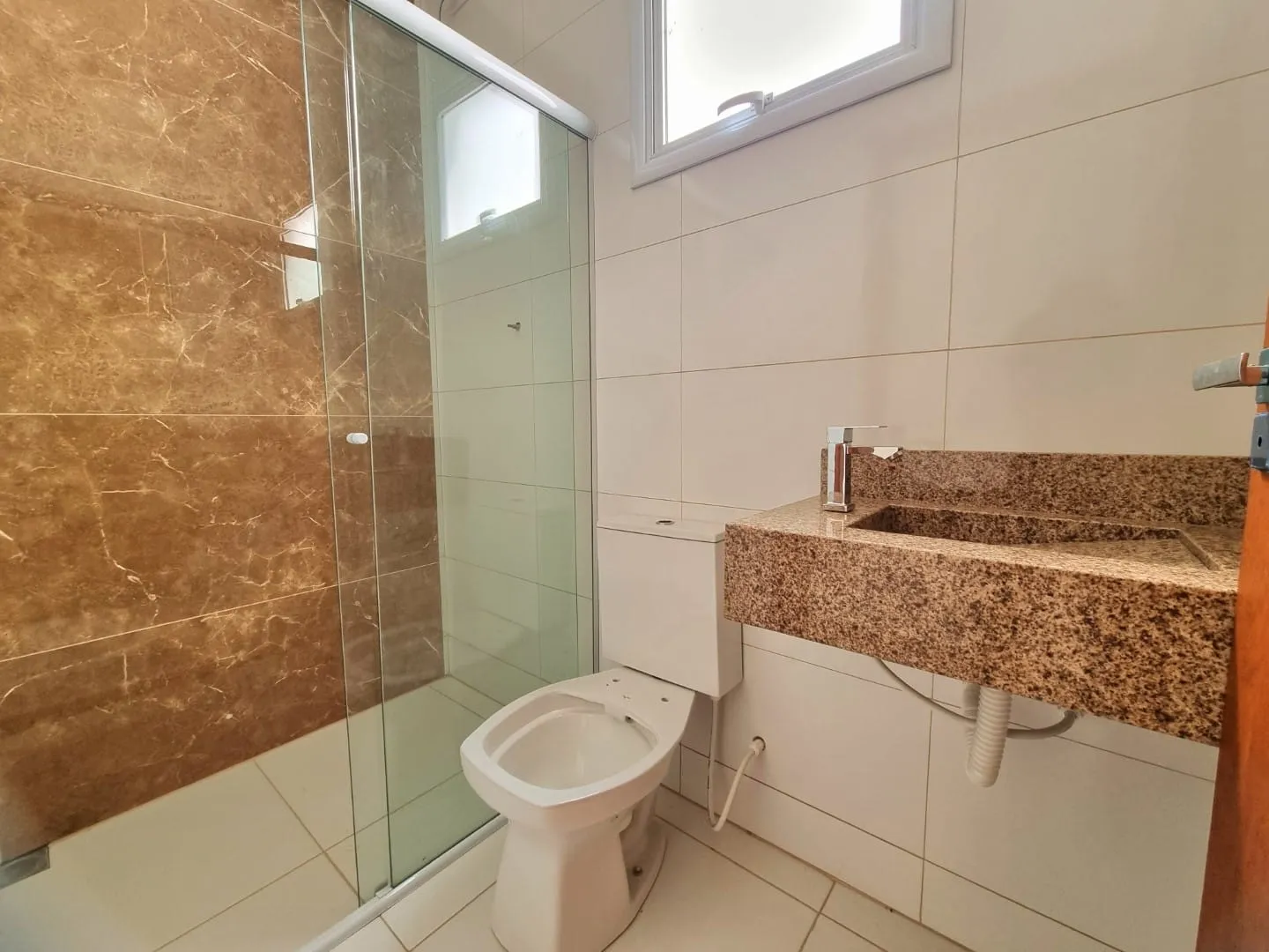 Imagem Casa Térrea com 2 Dormitórios, Terraço Gourmet Privativo, Localização Central e Acabamento Sofisticado