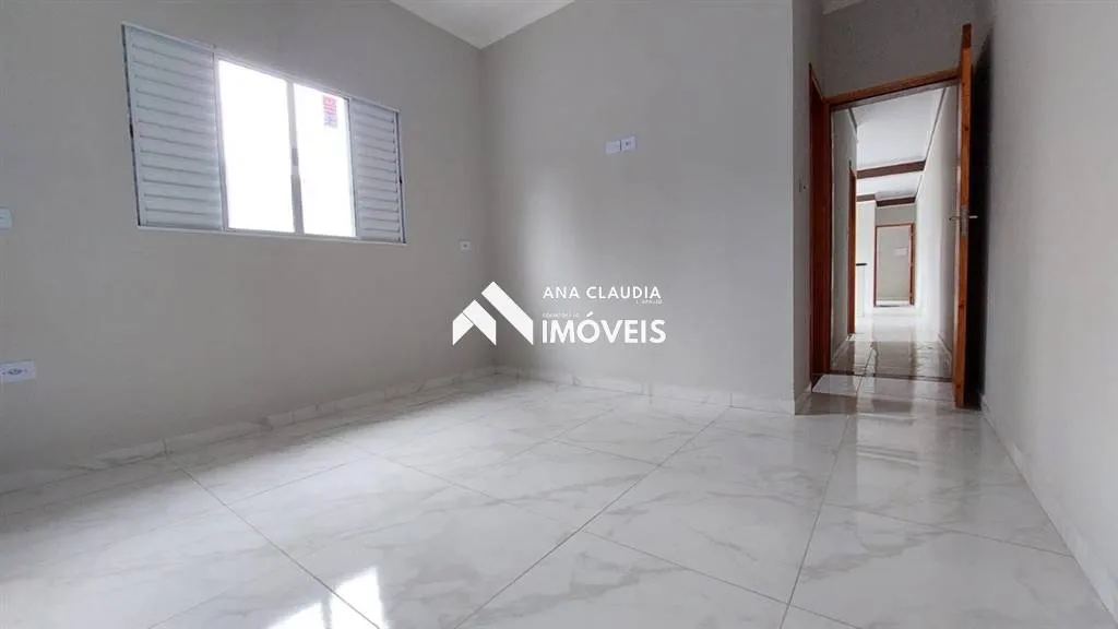 Imagem Casa nova com piscina na praia de Itanhaém, 400 metros da Av. marginal lado serra.