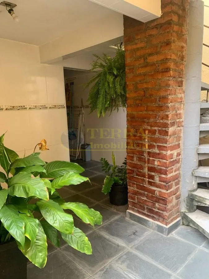 Imagem Terreno com 2 Casas, 6 Dormitórios à Venda - Jardim Roberto, Osasco/SP