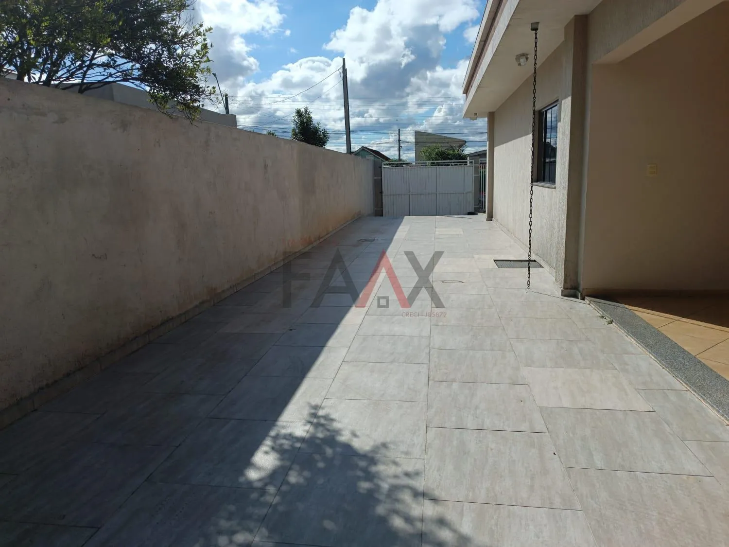 Imagem Linda casa em Bairro Privilegiado da cidade, com amplo terreno, DOS ESTADOS GUARAPUAVA PR