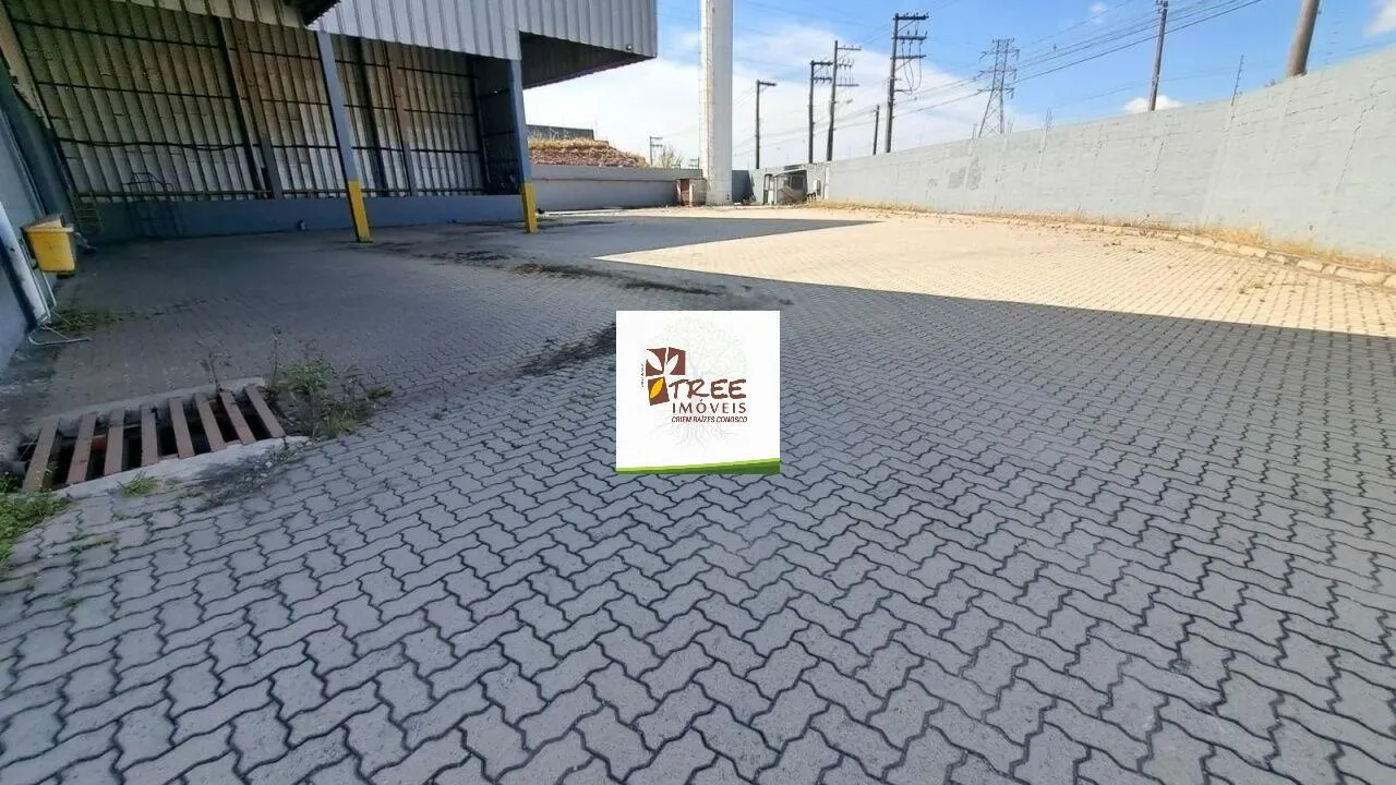Imagem LOCAÇÃO DE GALPÃO COMERCIAL NO TABOÃO, EM MOGI DAS CRUZES/SP, 7.530m² com pateo de 2.000m², área fabril de 4.500m², 03 docas e ZUP 1. CONSULTE-NOS.