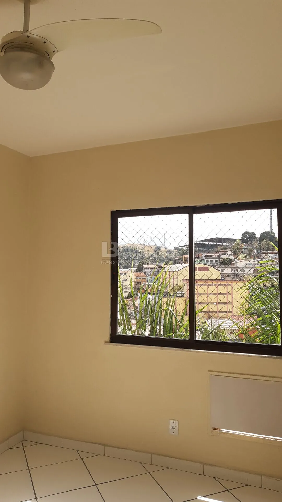 Imagem Vendo Apartamento com 2 Quartos, Varanda e Vaga, 60m² no Condomínio Central Park em Barro Vermelho, São Gonçalo/RJ
