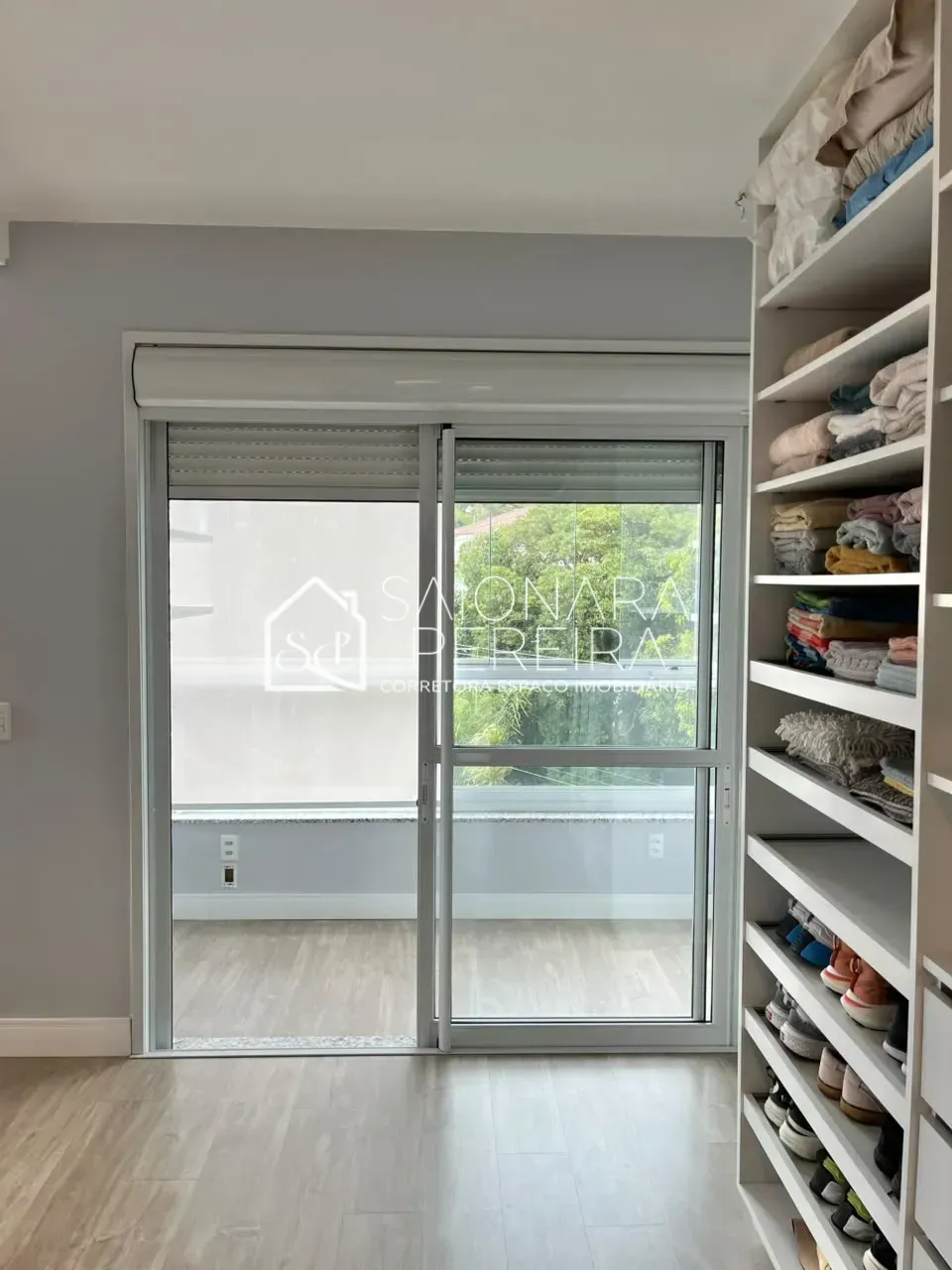 Imagem Apartamento à venda com 3 dormitórios e vista panorâmica no Itaguaçu, Florianópolis