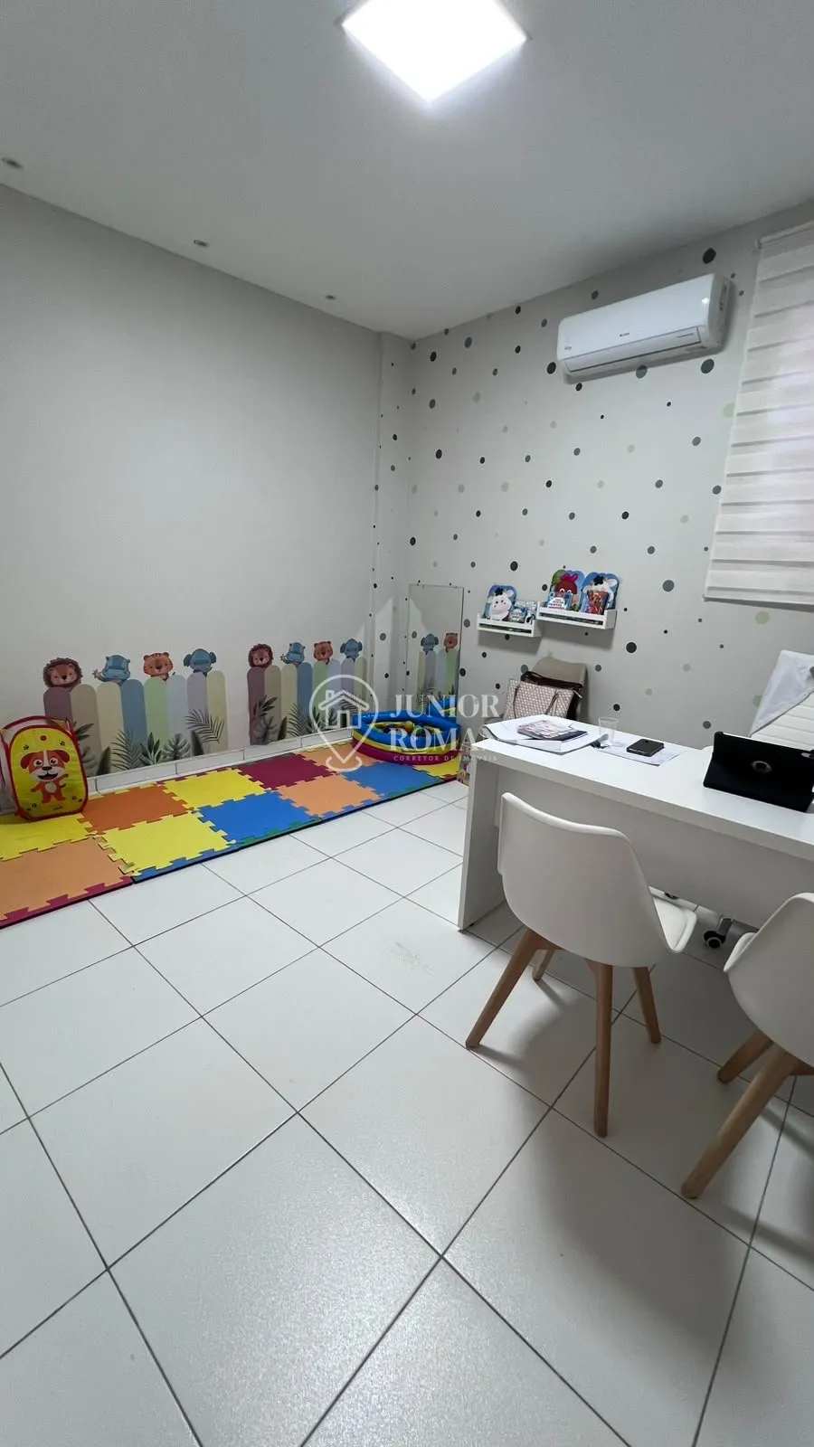 Imagem ESPAÇO COMERCIAL COM RECEPÇÃO E 2 SALAS NO CENTRO DE BARREIRAS/BA