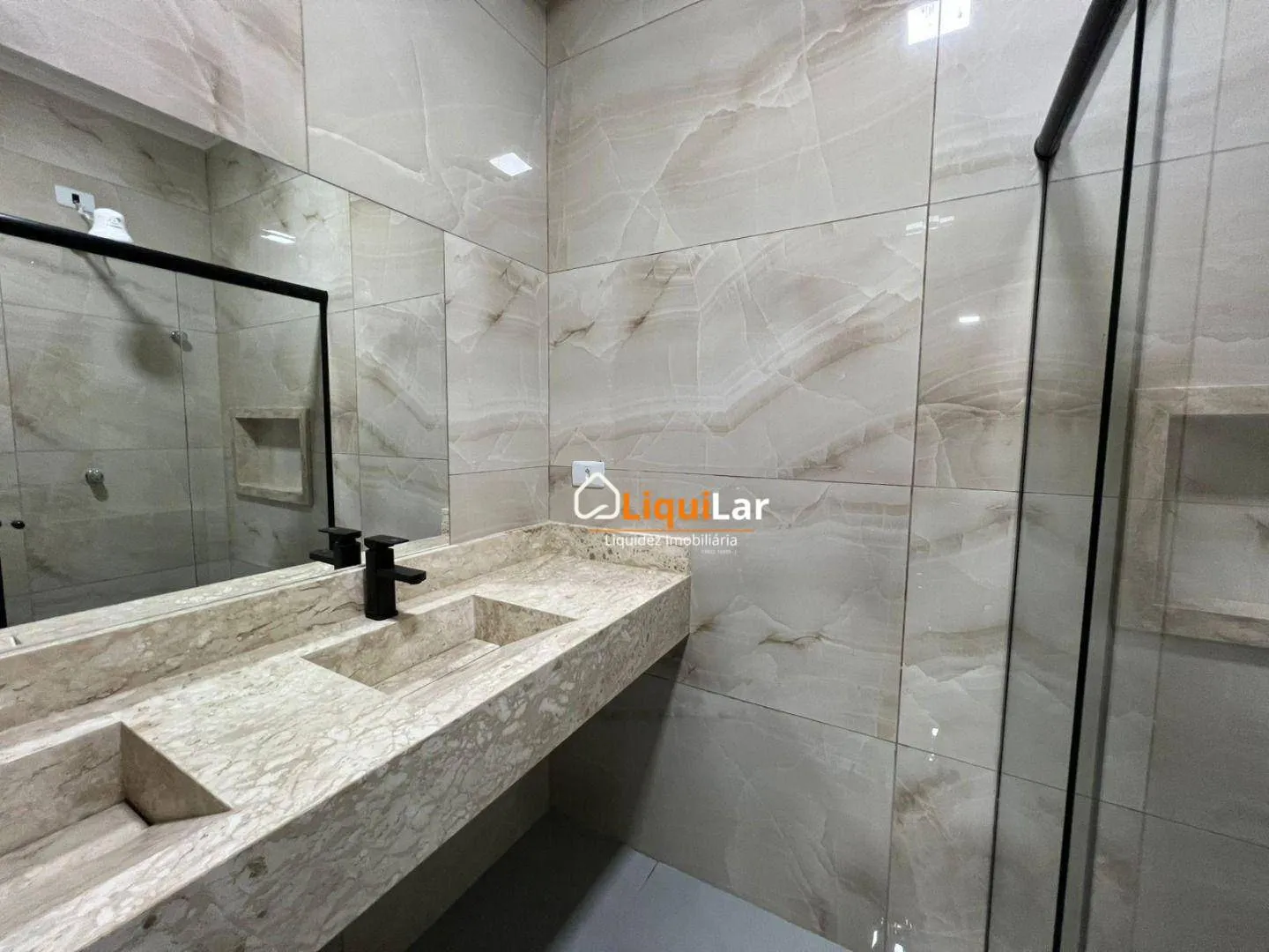 Imagem Casa Térrea à Venda no Rita Vieira com 3 Suítes, Piscina e Varanda Gourmet