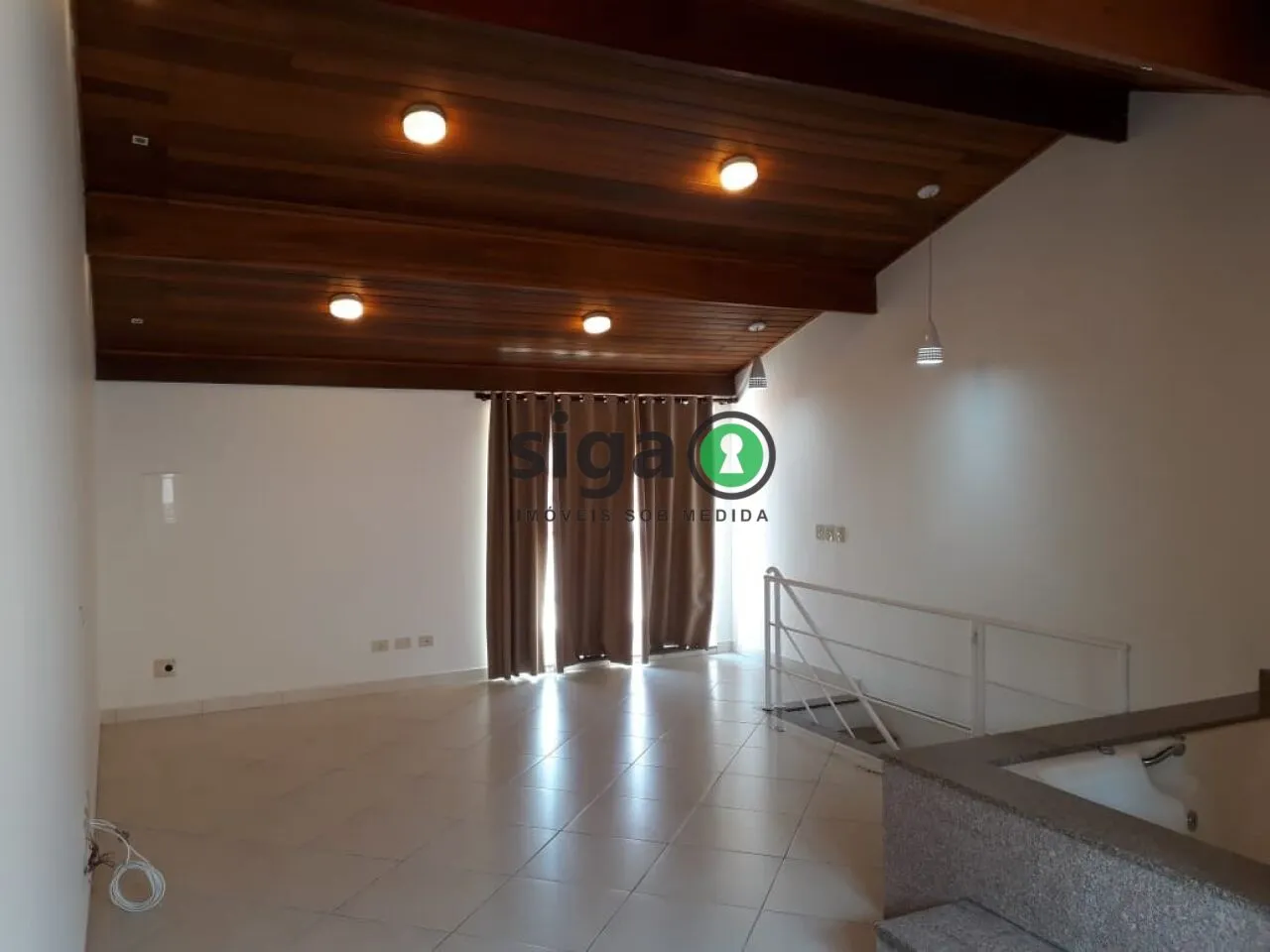Imagem Sofisticação e Exclusividade em Casa Triplex no Bosque da Saúde