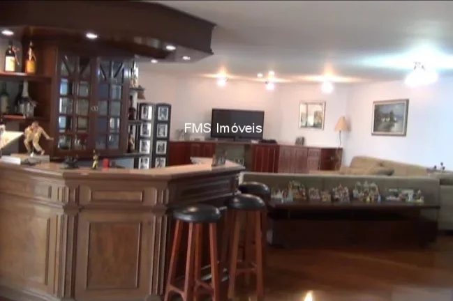 Imagem Luxuoso apartamento à venda em São Paulo-SP, no Pacaembu, com 4 quartos, 4 suítes, 6 salas, 6 banheiros, 4 vagas e 390m².