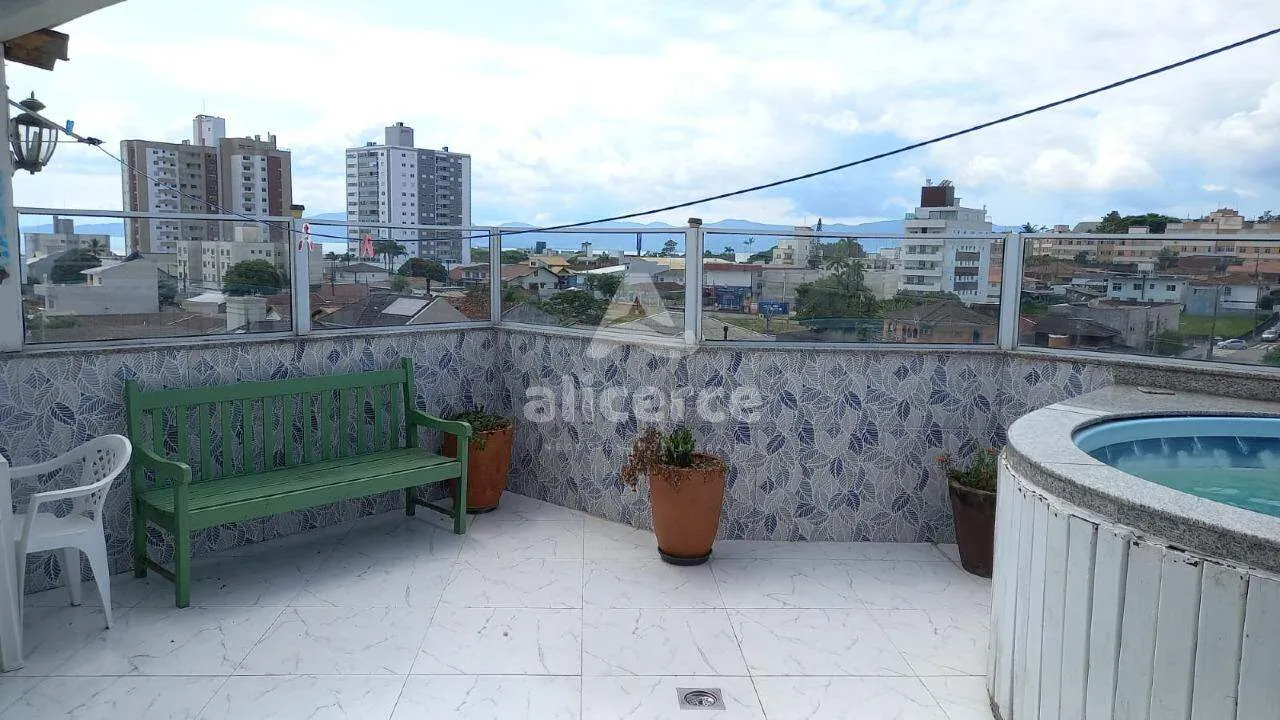 Imagem Apartamento Duplex à venda com 3 quartos 1 suíte, 135m² em Barreiros São José