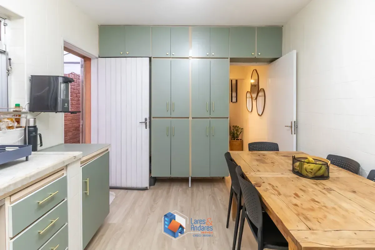 Imagem Sobrado para venda em Parque Maria Domitila com 3 quartos, 126m²