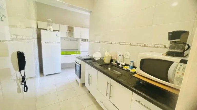 Imagem Excelente apartamento no forte com 3 dormitórios somente à vista!!!