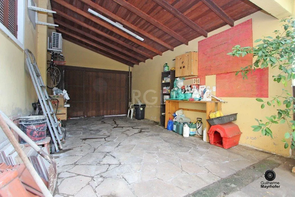 Imagem Casa para Venda - 150m², 2 dormitórios, 2 vagas - Nonoai