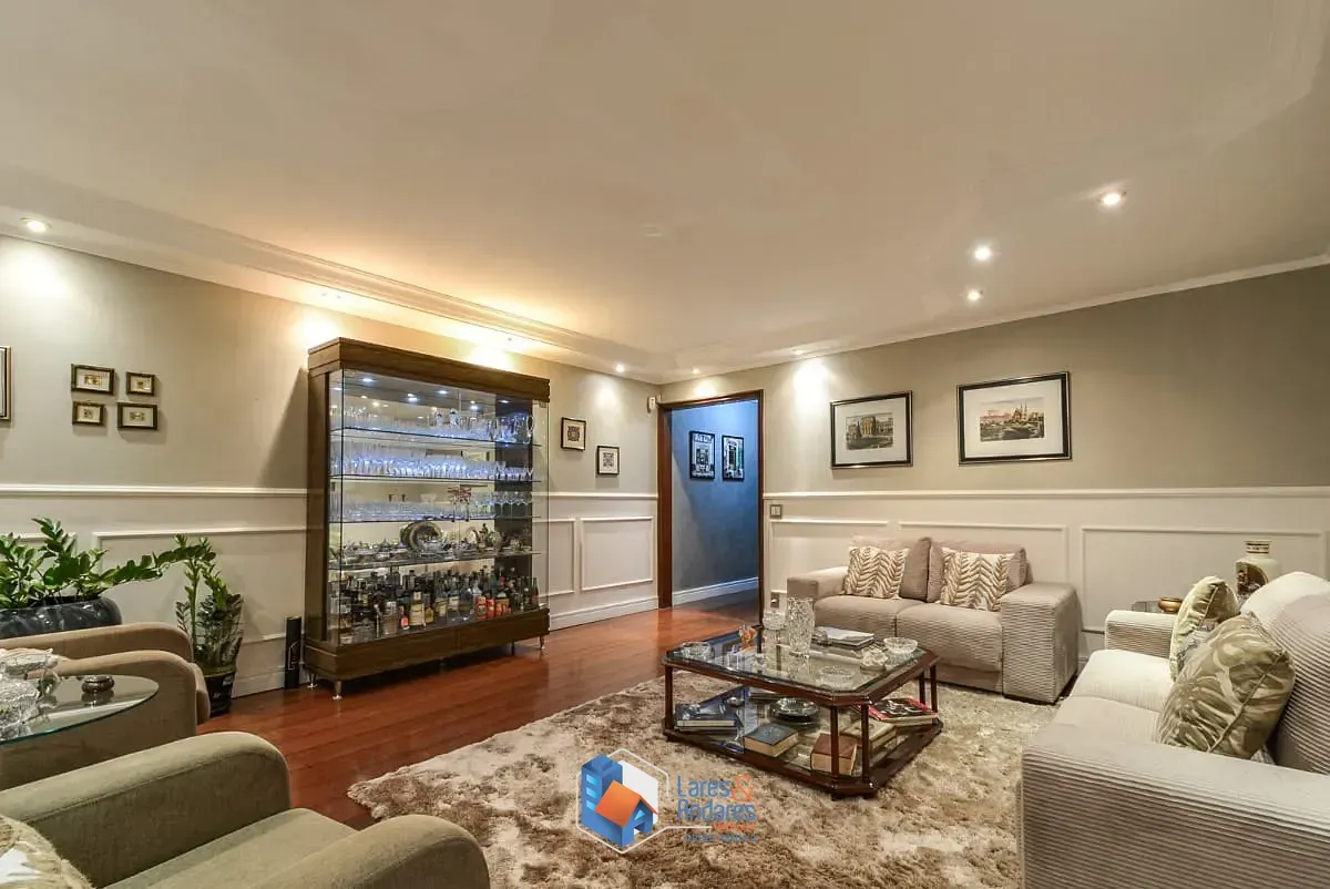 Foto do imóvel Casa para venda em Jardim da Glória com 3 quartos, sendo 3 suítes, 215m² em Rua Rocha Galvão