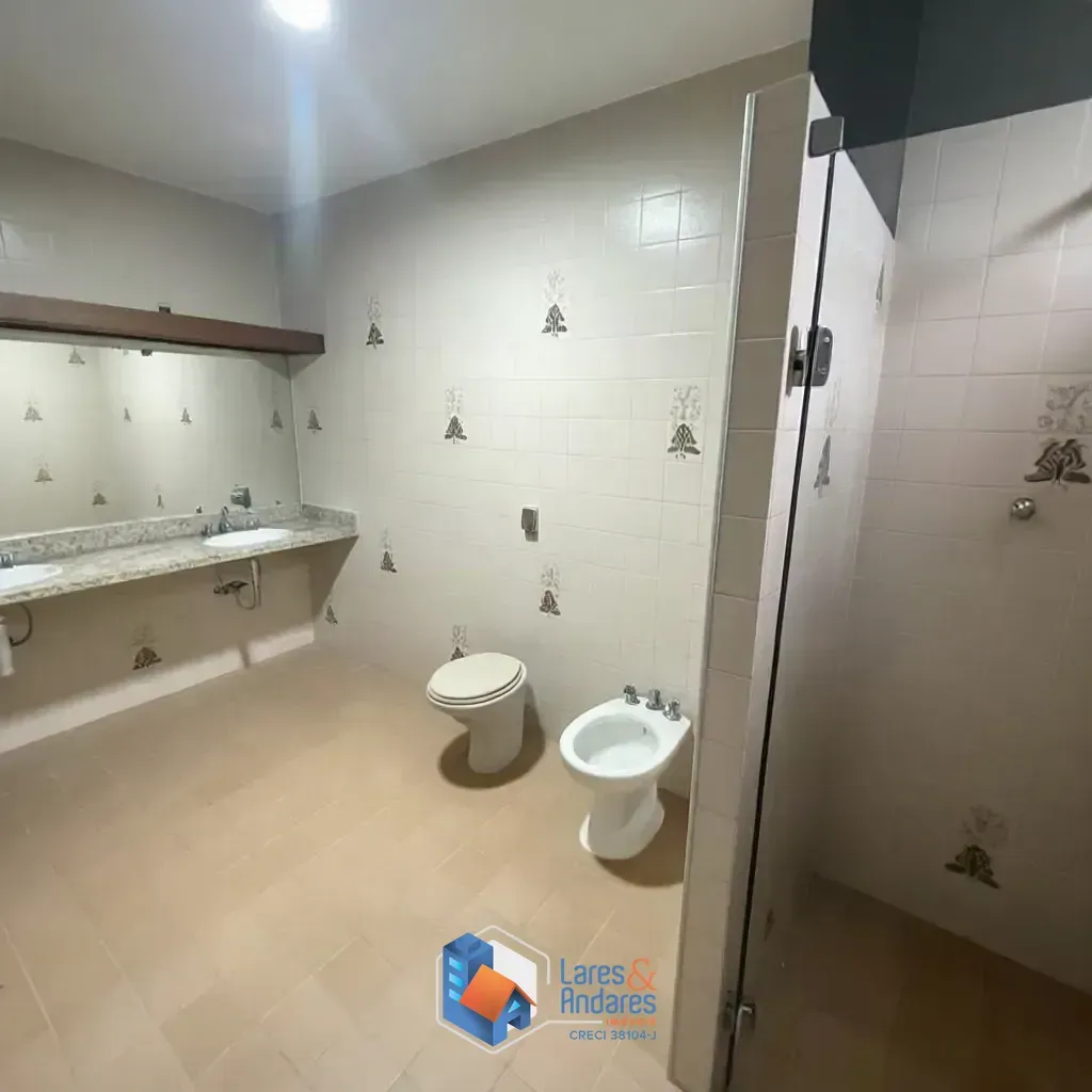 Imagem Casa para venda em Butantã com 4 quartos, sendo 1 suíte, 299m²
