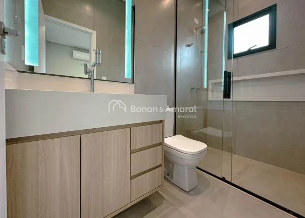 Imagem Maravilhosa casa térrea, acabamento de primeira, com 4 suítes todas com armários e ar condicionad...